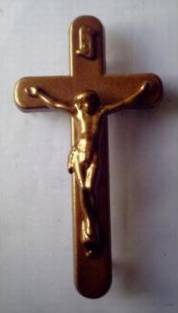 Crucifixuri: 135/70/6 mm.