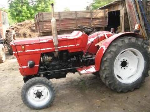 Tractor agricol UTB V445 de la Delta Company Invest
