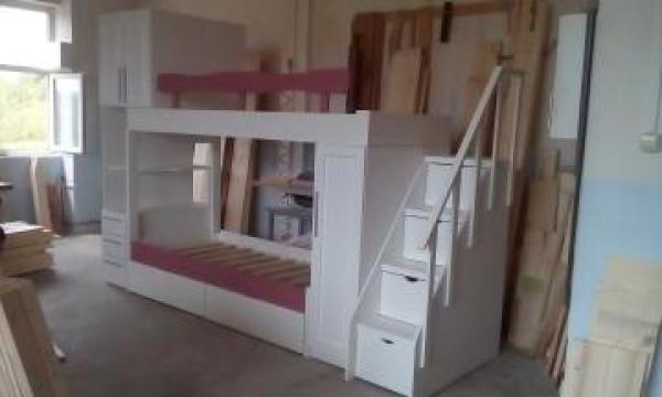 Mobilier dormitor din lemn masiv de la Gradinaru D. Iulian P.f.a.