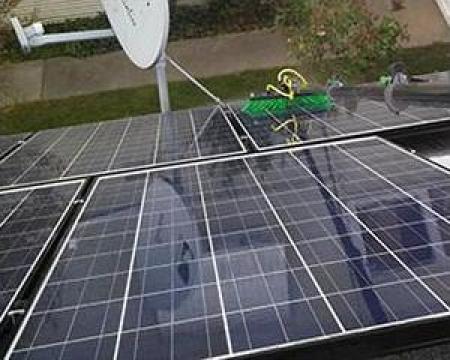 Curatare panouri solare