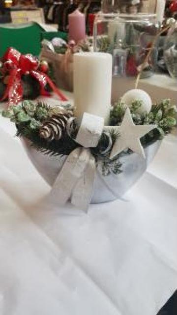 Decoratiune jardiniera argintie cu lumanare de la Sc Christmas Decoration Srl