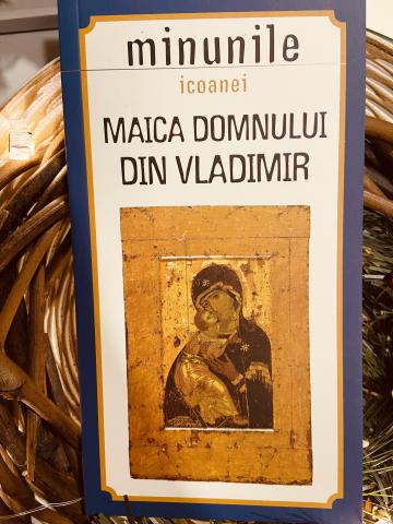 Carte, Minunile icoanei Maica Domnului din Vladimir de la Candela Criscom Srl.