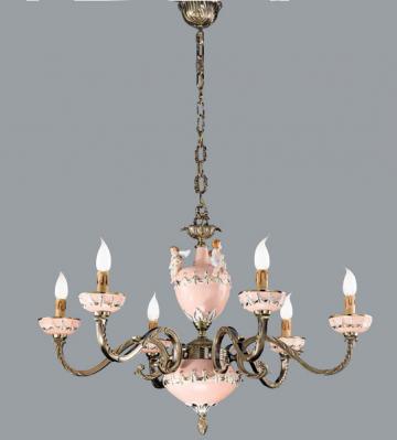 Lampa suspendata cu 6 lumini din alama cu ceramica roz de la SC Purify Studio SRL