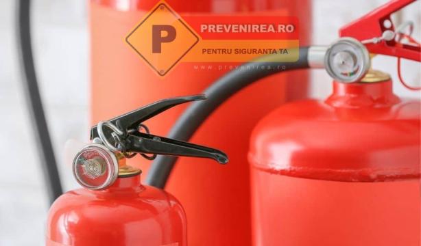 Verificare si incarcare stingatoare P1 pentru auto de la Prevenirea Pentru Siguranta Ta G.I. Srl