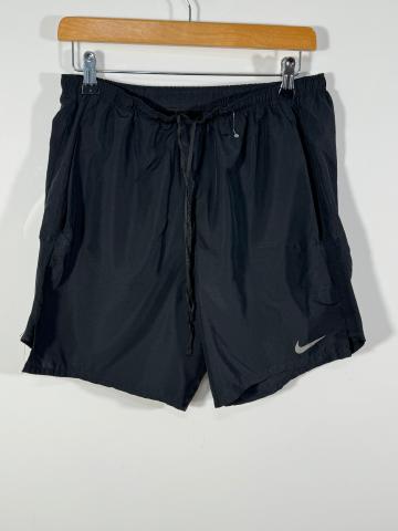 Pantaloni scurti Nike marimea M barbat