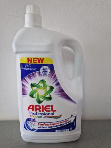 Detergent Ariel de la Rahe Invest Srl