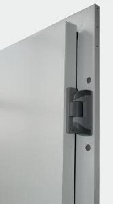 Usa camera congelare 1000x2100 mm de la Cold Tech Servicii Srl.