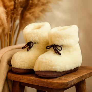 Botosi pentru femei din lana naturala de oaie, alb de la Atelier 49