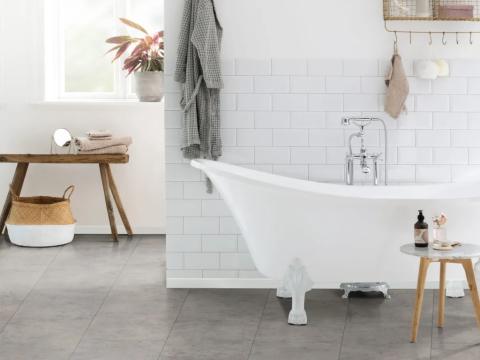 Parchet laminat Egger ELF186 Beton Chicago gri deschis 8 mm de la Visaria Design Srl.