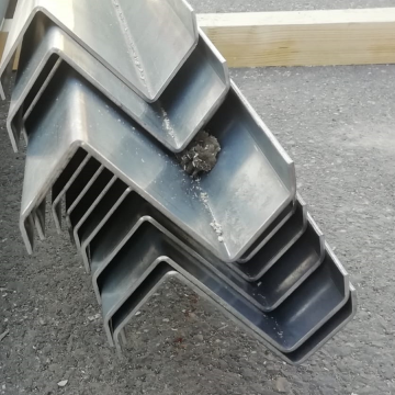 Profil ambutisat otel Z pentru platforme industriale de la H Metal Srl