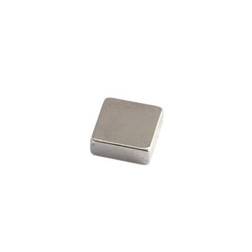 Magnet neodim bloc 10 x 10 x 4 mm de la Magneo Smart