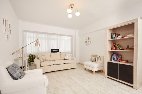 Apartament in Sinaia, 3 camere, 75 mp de la Nevamar Imobiliare