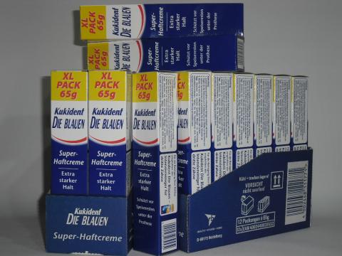 Adeziv pentru lipit proteze si semiproteze dentare Kukident de la Keka Srl