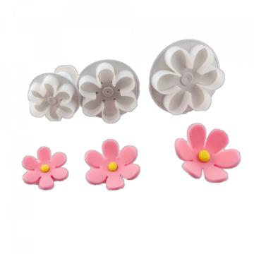 Set decupatoare Flori, 3 buc. - Lumea de la Lumea Basmelor International Srl