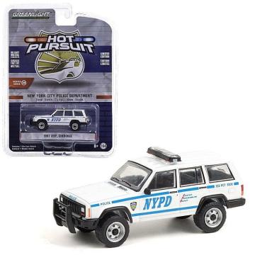 Macheta Jeep Cherokee 1997 38 Hot Pursuit, scara 1:64 de la Hobbyplanet Romania