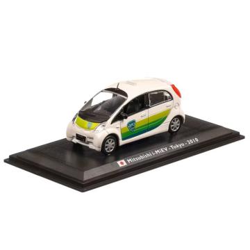 Macheta taxi Mitsubishi i-MiEV Tokyo 2010, alb cu verde de la Hobbyplanet Romania