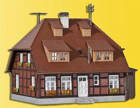 Macheta Casa Muhlenweg cu set iluminare H0 (1:87) Kibri de la Hobbyplanet Romania